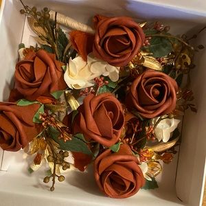 Ling’s moment wedding boutonnières